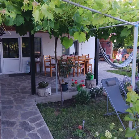 Вила Диана Πανσιόν
